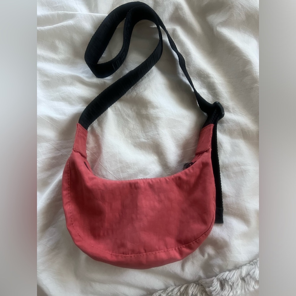 BAGGU Mini Crescent Bag - Baked Apple